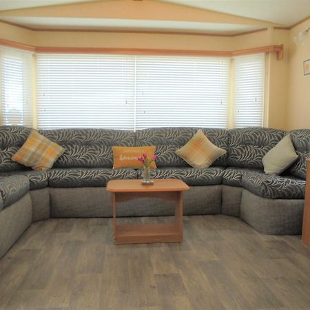 Modern 2 Bedroom Static Caravan - Lyons Kingsley Holiday Park - Pensarn, Abergele - Pet Friendly Exterior photo