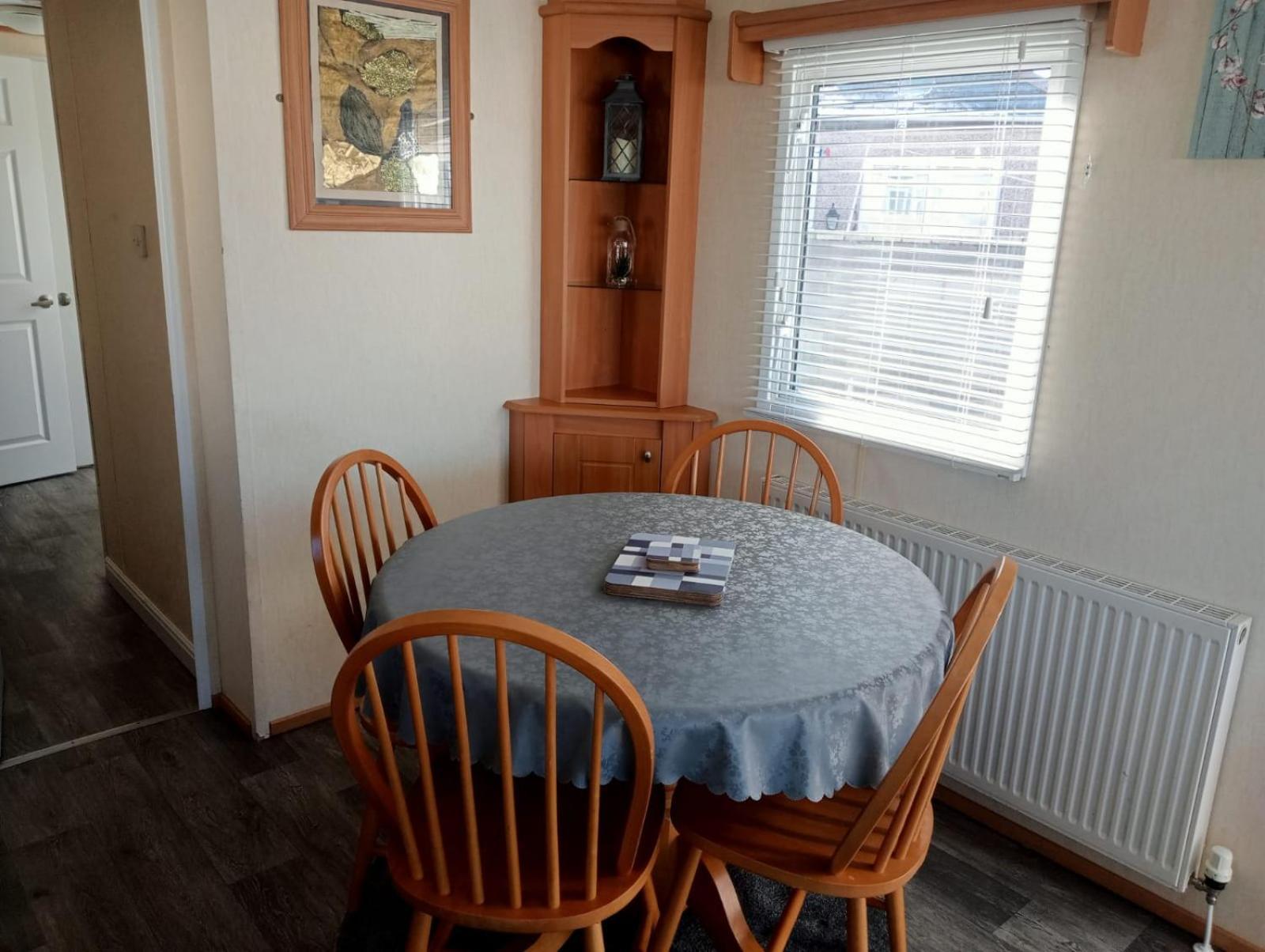 Modern 2 Bedroom Static Caravan - Lyons Kingsley Holiday Park - Pensarn, Abergele - Pet Friendly Exterior photo